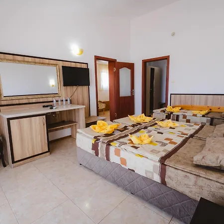 Stefanov 2 Otel Lozenets